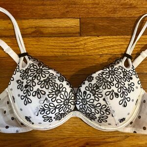 Victoria’s Secret Push Up Bra 34A